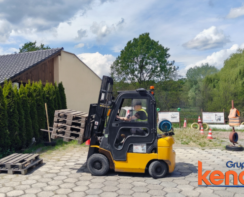 Kurs wózek widłowy, uprawnienia operator wózka widłowego UDT. Kurs wózek widłowy, uprawnienia operator wózka widłowego UDT.
