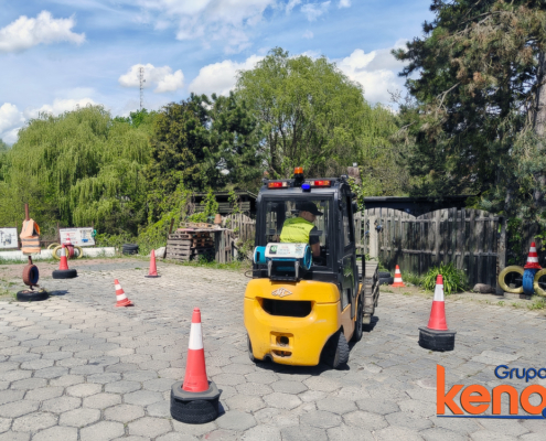 Kurs wózek widłowy, uprawnienia operator wózka widłowego UDT. Kurs wózek widłowy, uprawnienia operator wózka widłowego UDT.