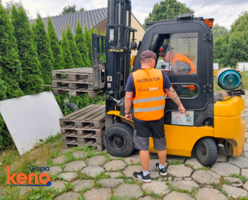 Kurs wózek widłowy, uprawnienia operator wózka widłowego UDT. Kurs wózek widłowy, uprawnienia operator wózka widłowego UDT.