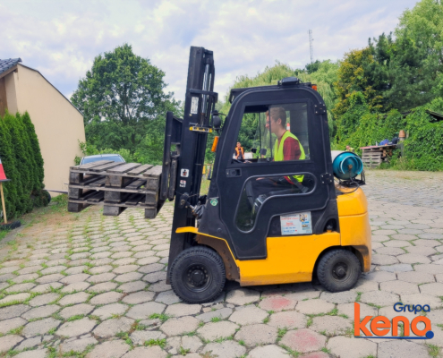 Kurs wózek widłowy, uprawnienia operator wózka widłowego UDT. Kurs wózek widłowy, uprawnienia operator wózka widłowego UDT.