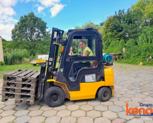 Kurs wózek widłowy, uprawnienia operator wózka widłowego UDT.
