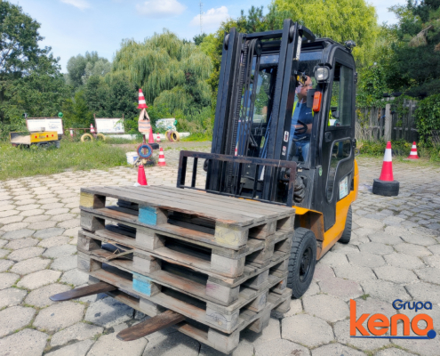 Kurs wózek widłowy, uprawnienia operator wózka widłowego UDT.